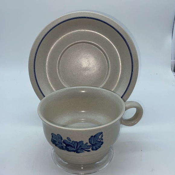 3 Pfaltzgraff Yorktowne Cups & Saucers and 3 extra saucers added too - Picture 2 of 9